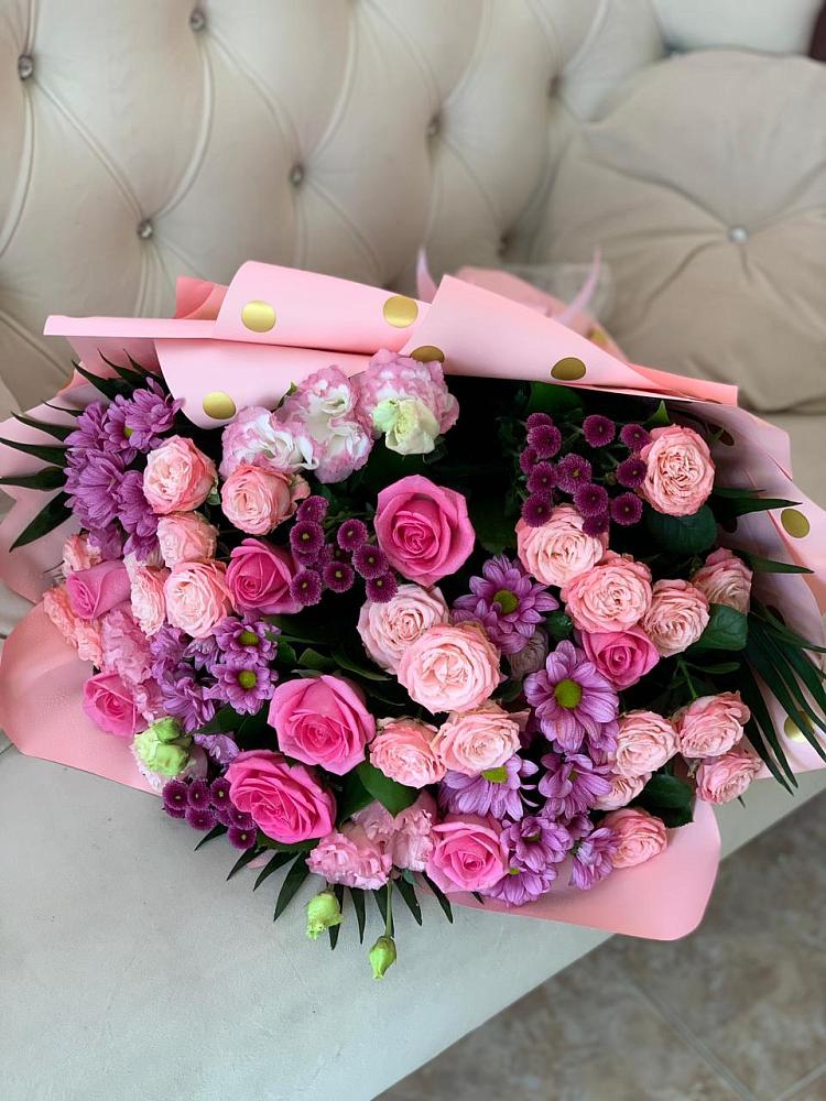 Букет цветов из: Хризантемы, Розы и Лизиантусы в Русский Акташ