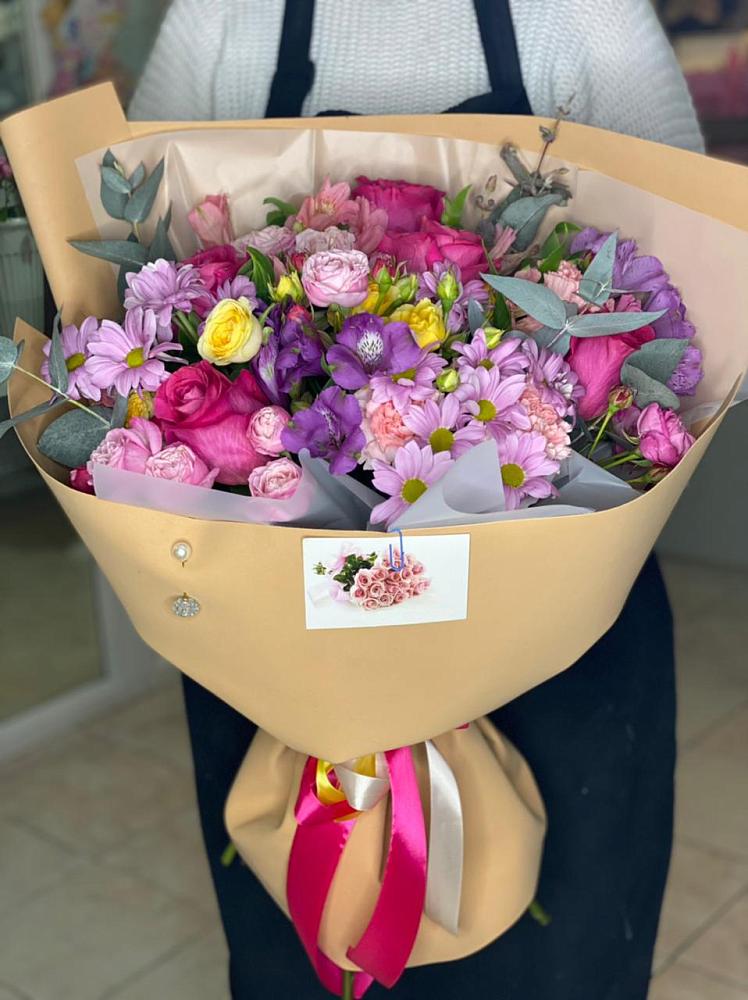 Букет цветов из: Хризантемы, Гвоздики и Альстромерии в Русский Акташ