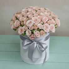 Цветочная композиция из Розы в шляпной коробке в Русский Акташ