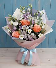Букет цветов из:  Лизиантусы, Розы, Альстромерии и Гипсофила в Русский Акташ