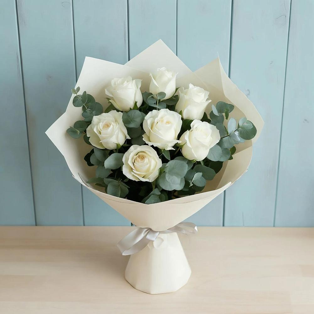 Букет Белые розы в Эвкалипте в Русский Акташ