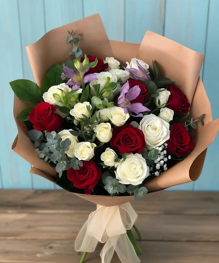 Букет цветов из: Розы и Альстромерии в Русский Акташ