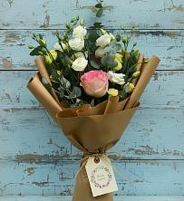 Букет цветов из:  Розы и Лизиантусы в Русский Акташ